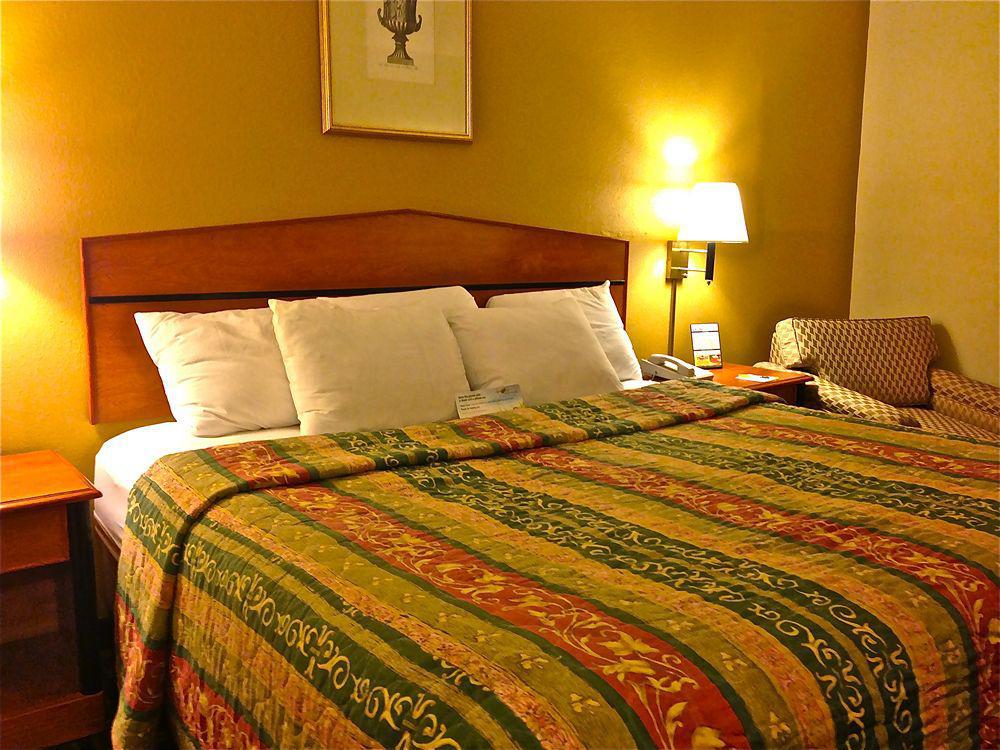 Days Inn By Wyndham Florence Cincinnati Area Buitenkant foto