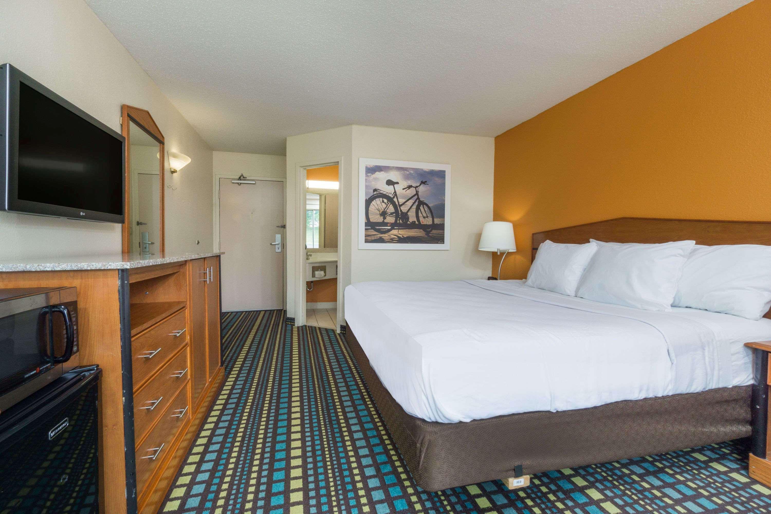 Days Inn By Wyndham Florence Cincinnati Area Buitenkant foto