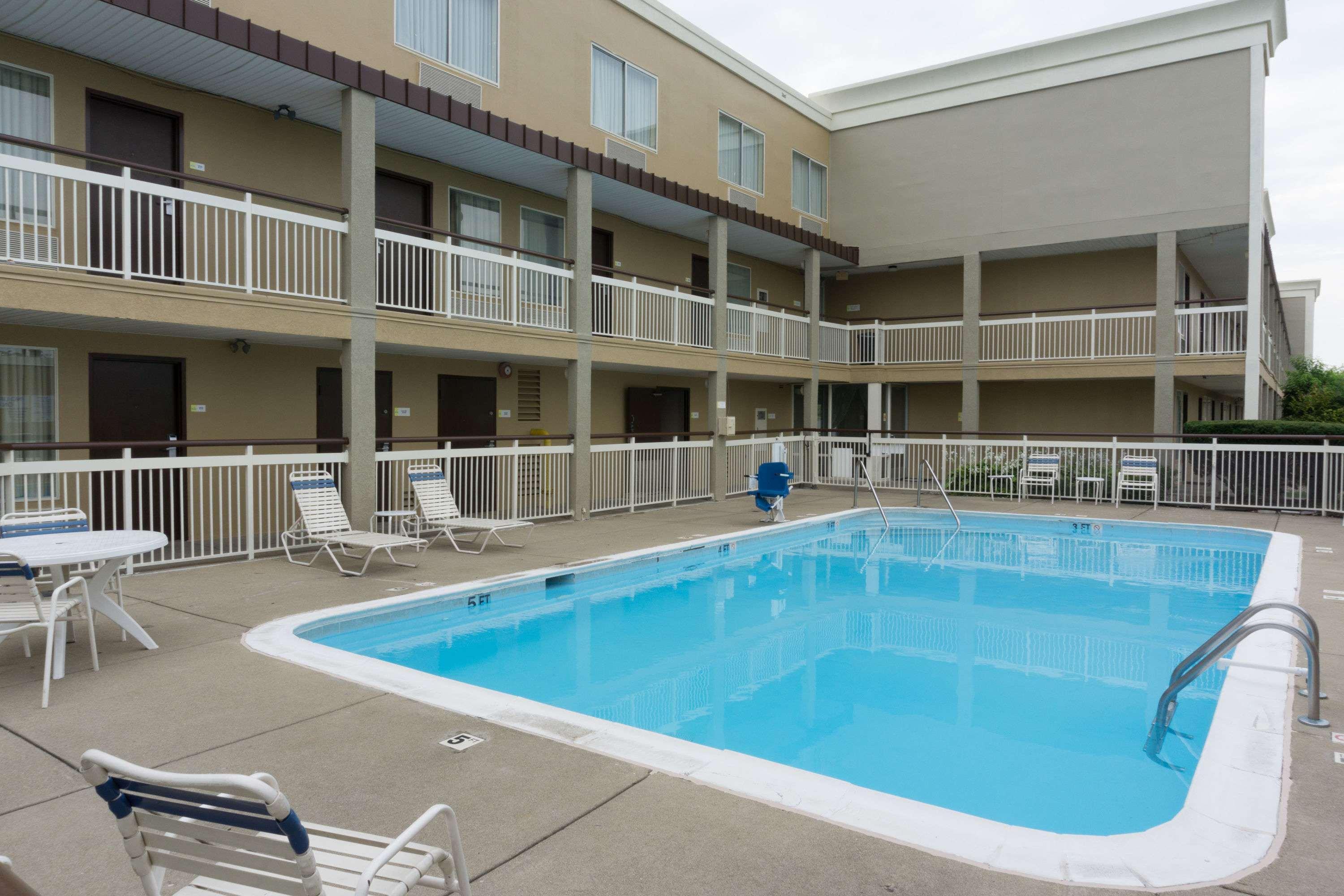 Days Inn By Wyndham Florence Cincinnati Area Buitenkant foto