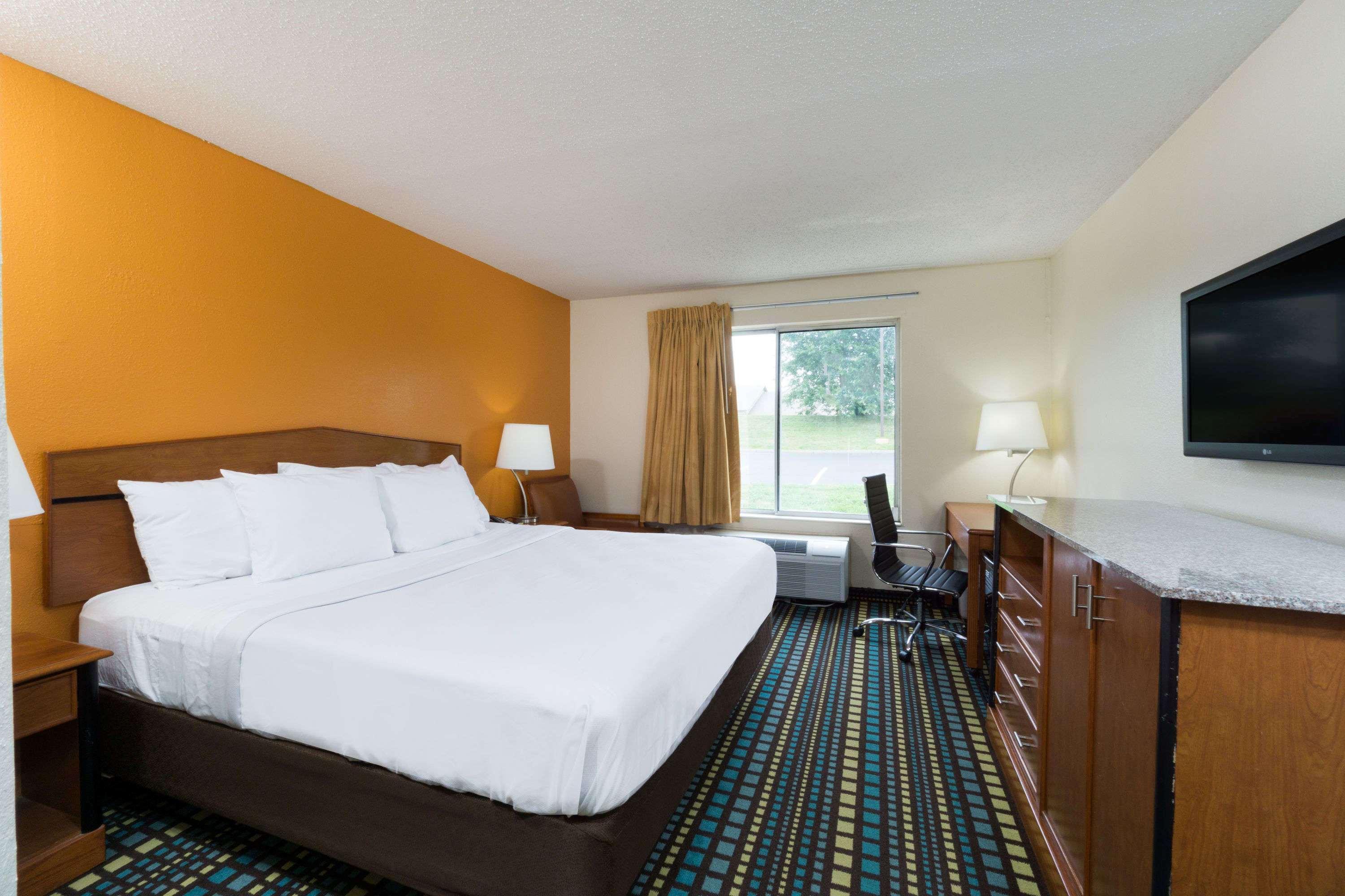 Days Inn By Wyndham Florence Cincinnati Area Buitenkant foto
