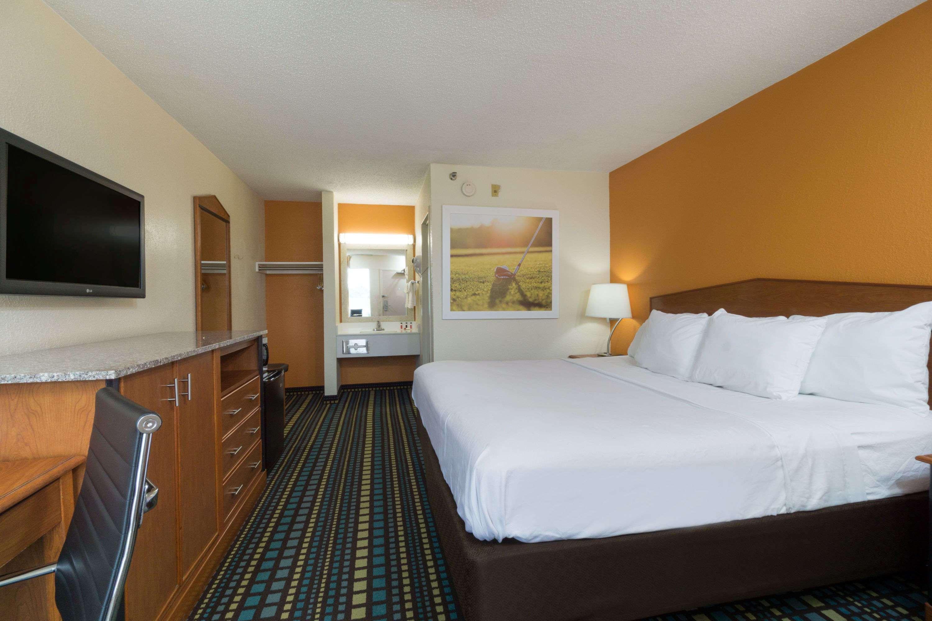 Days Inn By Wyndham Florence Cincinnati Area Buitenkant foto